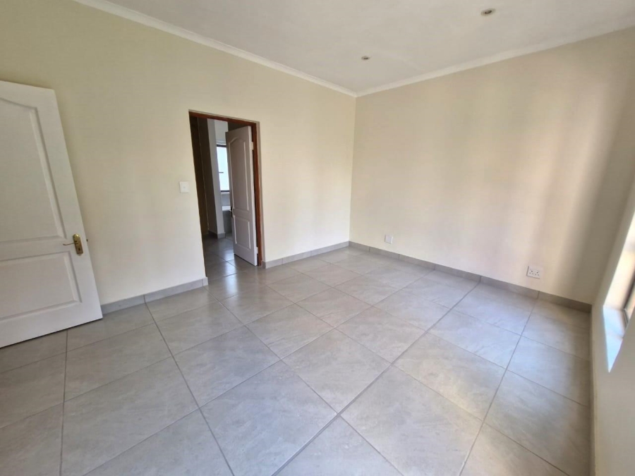 To Let 3 Bedroom Property for Rent in Meerhof North West